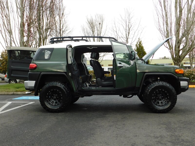 2014 Toyota FJ Cruiser 4WD / CRAWL CONTROL / DIFF LOCKS / LIFTED   - Photo 21 - Portland, OR 97217