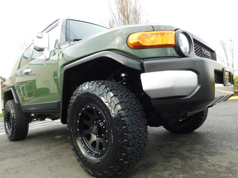 2014 Toyota FJ Cruiser 4WD / CRAWL CONTROL / DIFF LOCKS / LIFTED   - Photo 23 - Portland, OR 97217