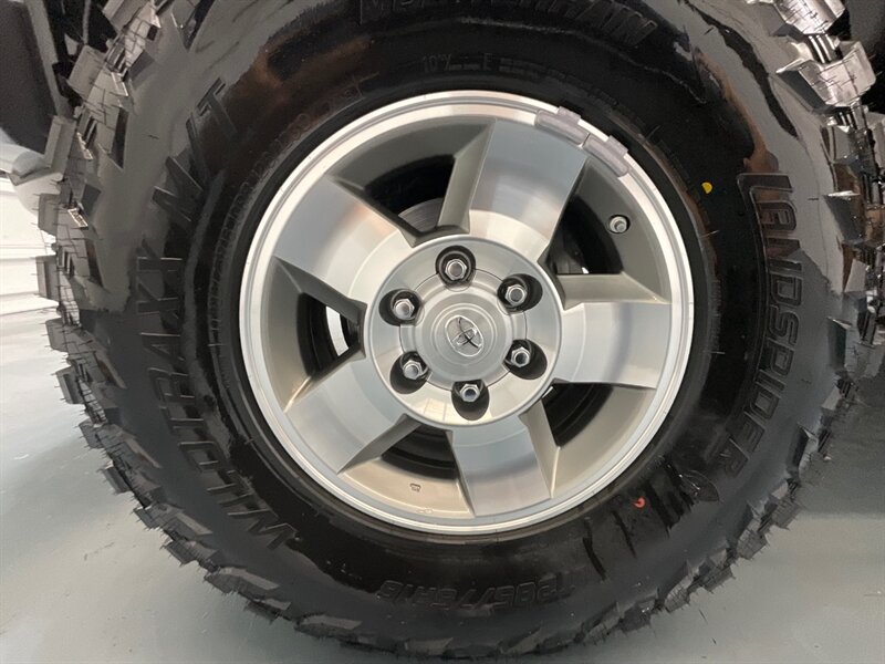 2010 Toyota FJ Cruiser 4X4 / Navigation / LIFTED w. NEW TIRES  / ZERO RUST/ Backup Camera - Photo 34 - Gladstone, OR 97027