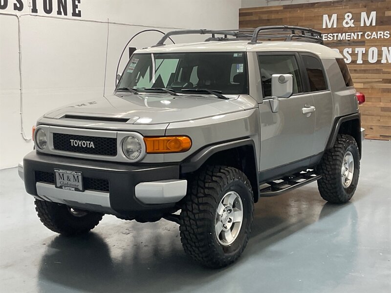 2010 Toyota FJ Cruiser 4X4 / Navigation / LIFTED w. NEW TIRES  / ZERO RUST/ Backup Camera - Photo 1 - Gladstone, OR 97027