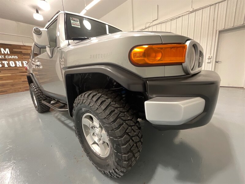 2010 Toyota FJ Cruiser 4X4 / Navigation / LIFTED w. NEW TIRES  / ZERO RUST/ Backup Camera - Photo 52 - Gladstone, OR 97027