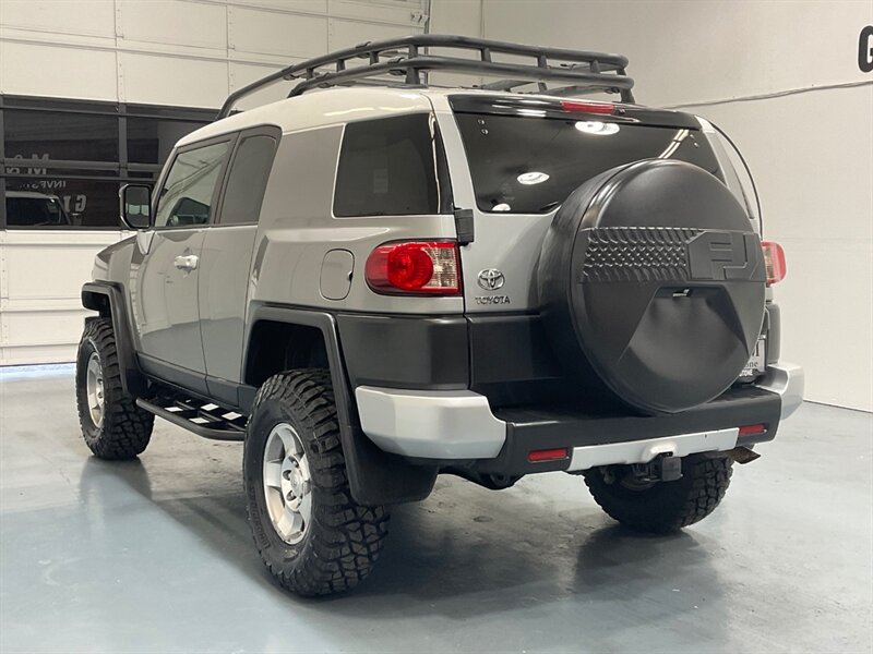 2010 Toyota FJ Cruiser 4X4 / Navigation / LIFTED w. NEW TIRES  / ZERO RUST/ Backup Camera - Photo 8 - Gladstone, OR 97027