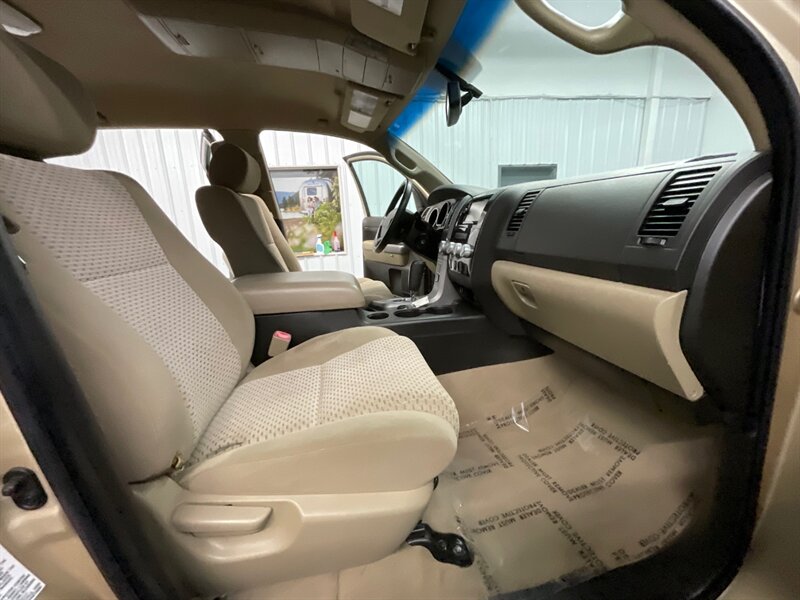 2010 Toyota Tundra TRD OFF ROAD CREW MAX 4X4 / 5.7L V8 / 74,000 MILES  Backup Camera / RUST FREE / SHARP & CLEAN !! - Photo 17 - Gladstone, OR 97027