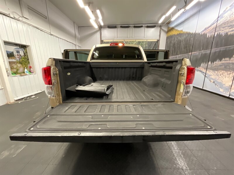 2010 Toyota Tundra TRD OFF ROAD CREW MAX 4X4 / 5.7L V8 / 74,000 MILES  Backup Camera / RUST FREE / SHARP & CLEAN !! - Photo 22 - Gladstone, OR 97027