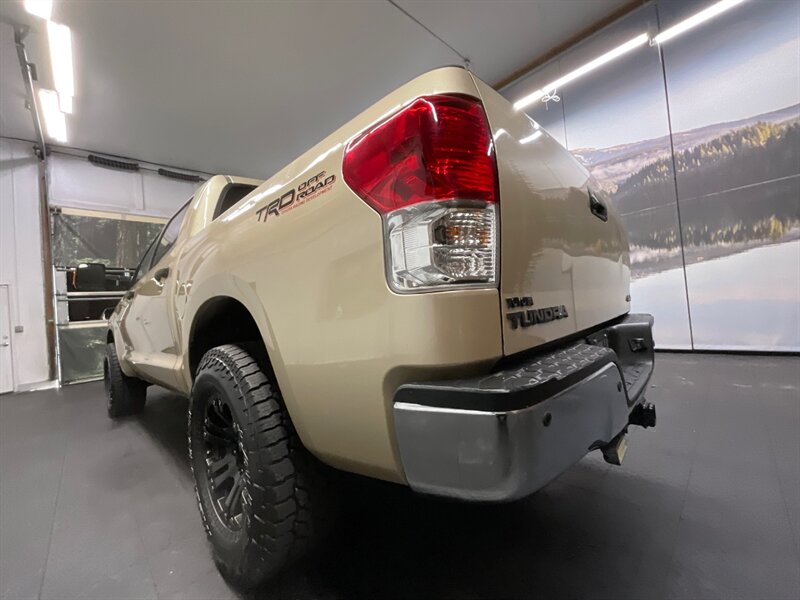 2010 Toyota Tundra TRD OFF ROAD CREW MAX 4X4 / 5.7L V8 / 74,000 MILES  Backup Camera / RUST FREE / SHARP & CLEAN !! - Photo 12 - Gladstone, OR 97027