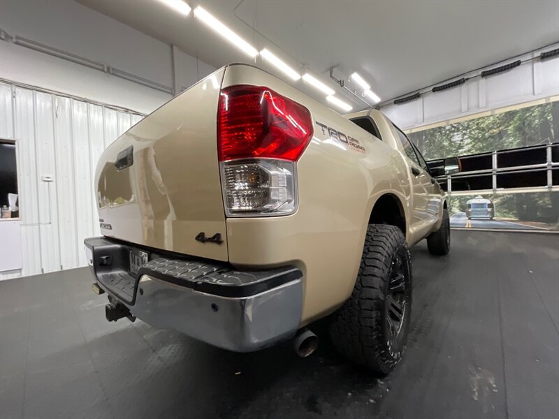 2010 Toyota Tundra TRD OFF ROAD CREW MAX 4X4 / 5.7L V8 / 74,000 MILES  Backup Camera / RUST FREE / SHARP & CLEAN !! - Photo 11 - Gladstone, OR 97027