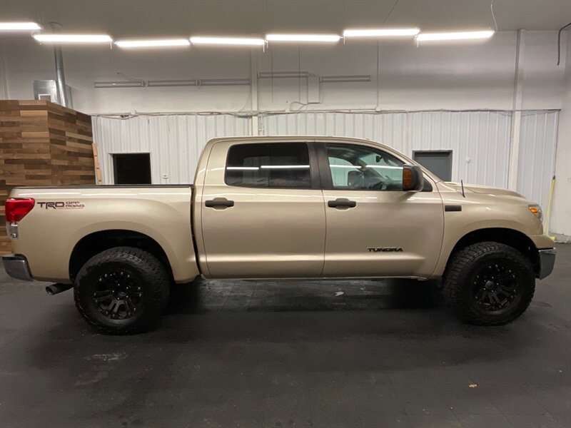 2010 Toyota Tundra TRD OFF ROAD CREW MAX 4X4 / 5.7L V8 / 74,000 MILES  Backup Camera / RUST FREE / SHARP & CLEAN !! - Photo 4 - Gladstone, OR 97027