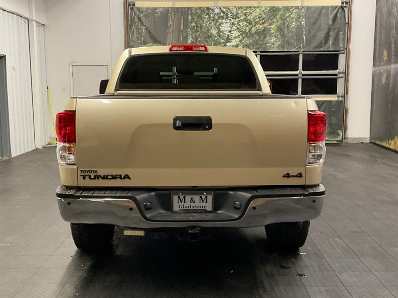 2010 Toyota Tundra TRD OFF ROAD CREW MAX 4X4 / 5.7L V8 / 74,000 MILES  Backup Camera / RUST FREE / SHARP & CLEAN !! - Photo 6 - Gladstone, OR 97027