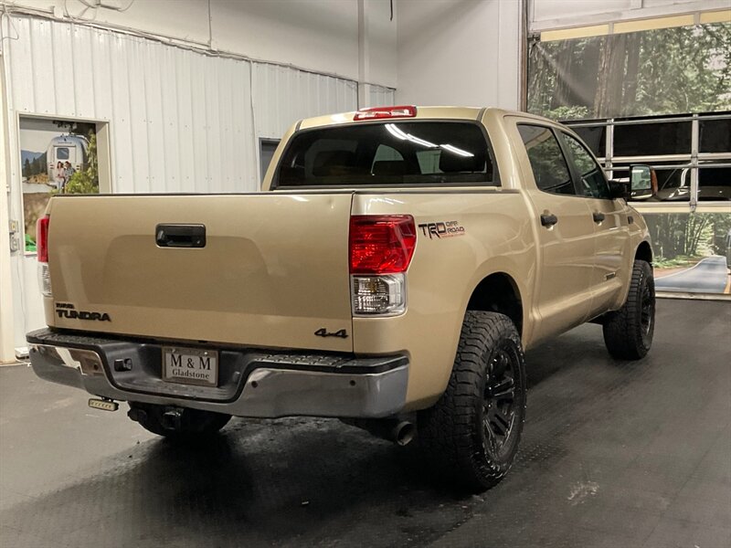 2010 Toyota Tundra TRD OFF ROAD CREW MAX 4X4 / 5.7L V8 / 74,000 MILES  Backup Camera / RUST FREE / SHARP & CLEAN !! - Photo 7 - Gladstone, OR 97027