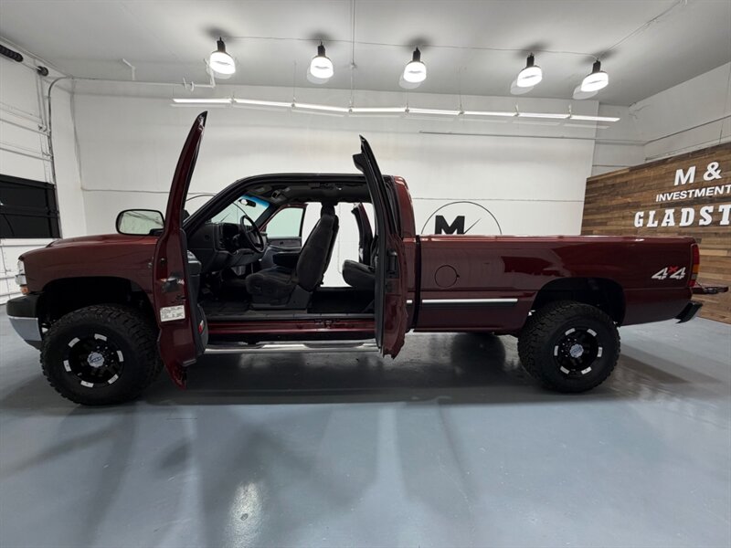 2002 Chevrolet Silverado 2500 LT 2500HD 4X4 8.1L V8 / LOCAL TRUCK w. ZERO RUST / LONG BED / 146K MILES - Photo 12 - Gladstone, OR 97027