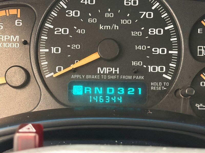 2002 Chevrolet Silverado 2500 LT 2500HD 4X4 8.1L V8 / LOCAL TRUCK w. ZERO RUST / LONG BED / 146K MILES - Photo 51 - Gladstone, OR 97027