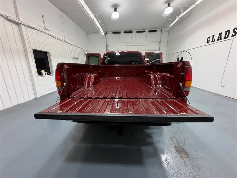 2002 Chevrolet Silverado 2500 LT 2500HD 4X4 8.1L V8 / LOCAL TRUCK w. ZERO RUST / LONG BED / 146K MILES - Photo 10 - Gladstone, OR 97027
