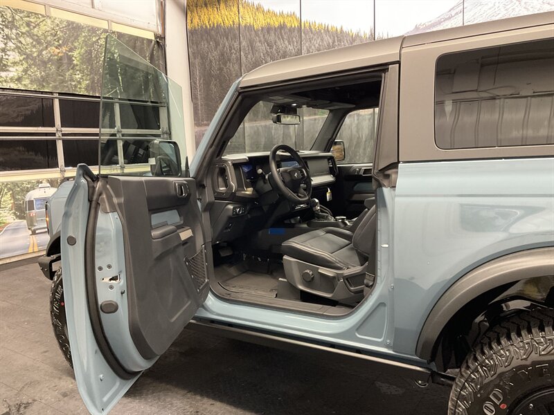 2021 Ford Bronco First Edition Advanced 2Dr 4X4 / ONLY 200 MILES  Hard Top / 2.7L V6 EcoBoost Twin Turbo / NEW CONDITION - Photo 13 - Gladstone, OR 97027