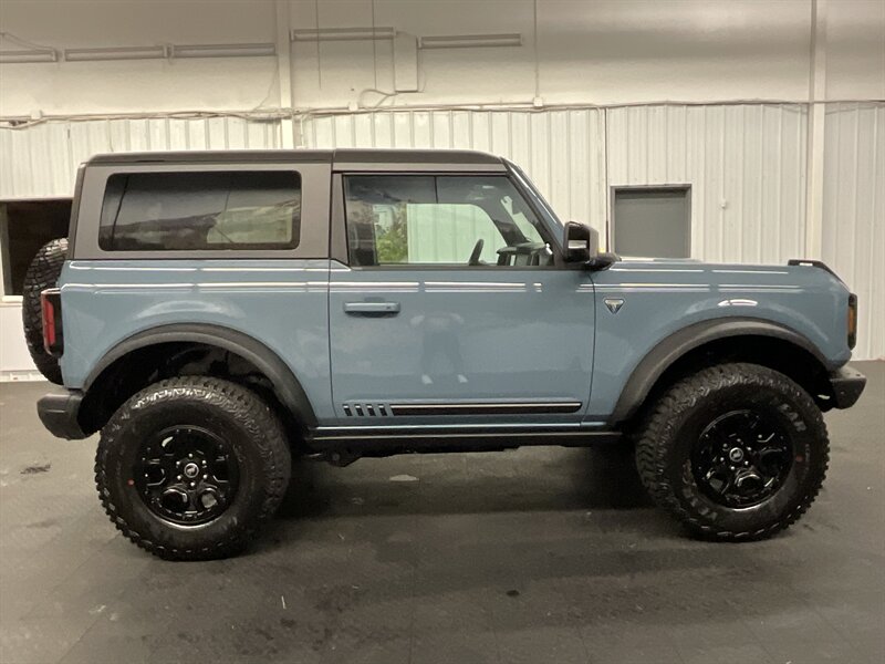 2021 Ford Bronco First Edition Advanced 2Dr 4X4 / ONLY 200 MILES  Hard Top / 2.7L V6 EcoBoost Twin Turbo / NEW CONDITION - Photo 4 - Gladstone, OR 97027