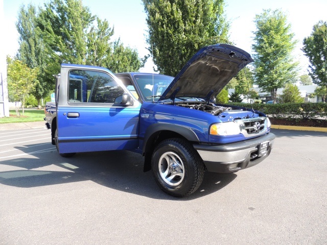 2003 Mazda B4000 SE / Extra Cab / 4X4 / 6Cyl / 5-Speed Manual   - Photo 27 - Portland, OR 97217