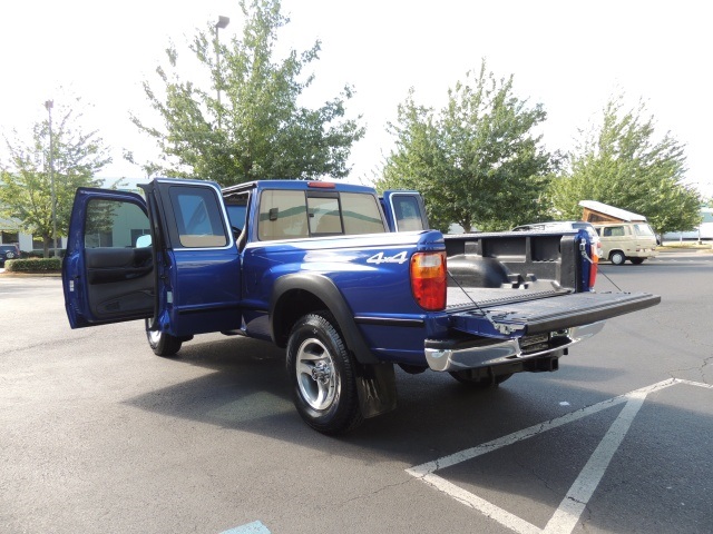 2003 Mazda B4000 SE / Extra Cab / 4X4 / 6Cyl / 5-Speed Manual   - Photo 26 - Portland, OR 97217