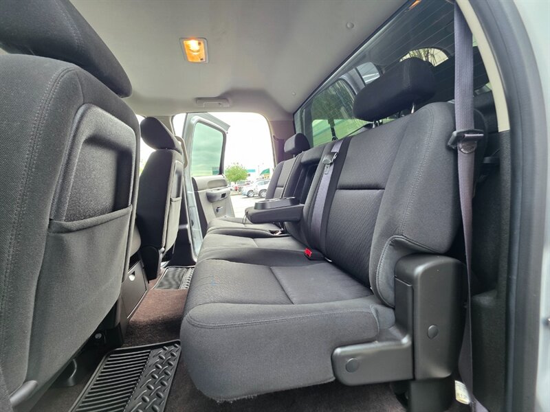2013 Chevrolet Silverado 3500 HD 4X4 6.6L Duramax Diesel ALLISON Long Bed 88Kmi / 1-TON / Low Miles / Local Oregon Truck - Photo 15 - Portland, OR 97217