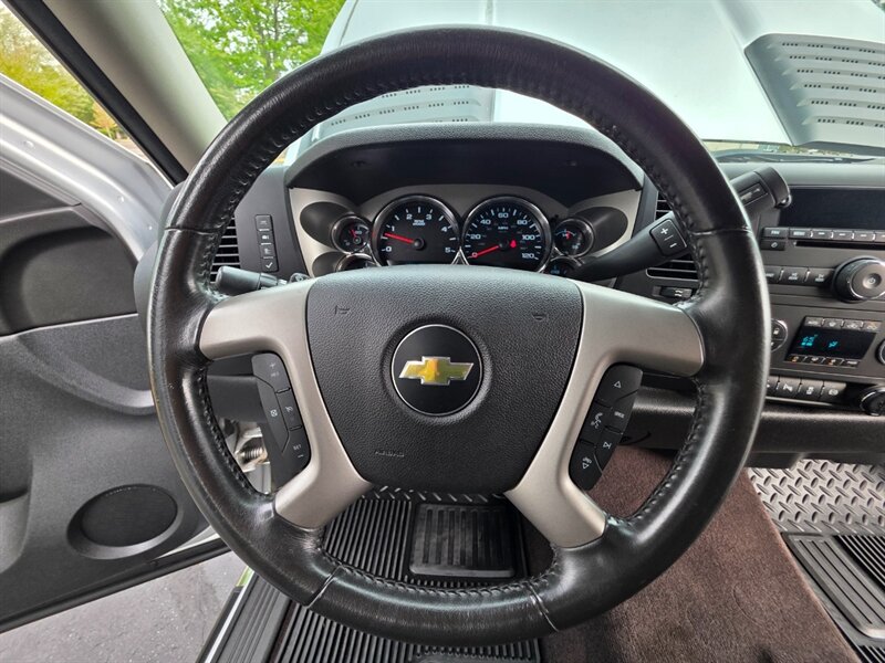 2013 Chevrolet Silverado 3500 HD 4X4 6.6L Duramax Diesel ALLISON Long Bed 88Kmi / 1-TON / Low Miles / Local Oregon Truck - Photo 38 - Portland, OR 97217