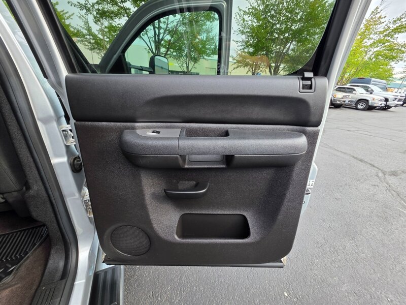 2013 Chevrolet Silverado 3500 HD 4X4 6.6L Duramax Diesel ALLISON Long Bed 88Kmi / 1-TON / Low Miles / Local Oregon Truck - Photo 46 - Portland, OR 97217