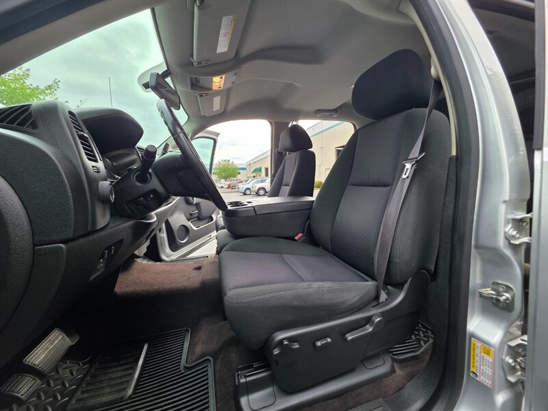 2013 Chevrolet Silverado 3500 HD 4X4 6.6L Duramax Diesel ALLISON Long Bed 88Kmi / 1-TON / Low Miles / Local Oregon Truck - Photo 13 - Portland, OR 97217