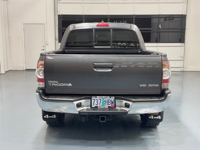 2015 Toyota Tacoma V6 SR5 Double Cab 4X4 / 1-OWNER / 81k MILES / Backup Camera / ZERO RUST - Photo 6 - Gladstone, OR 97027