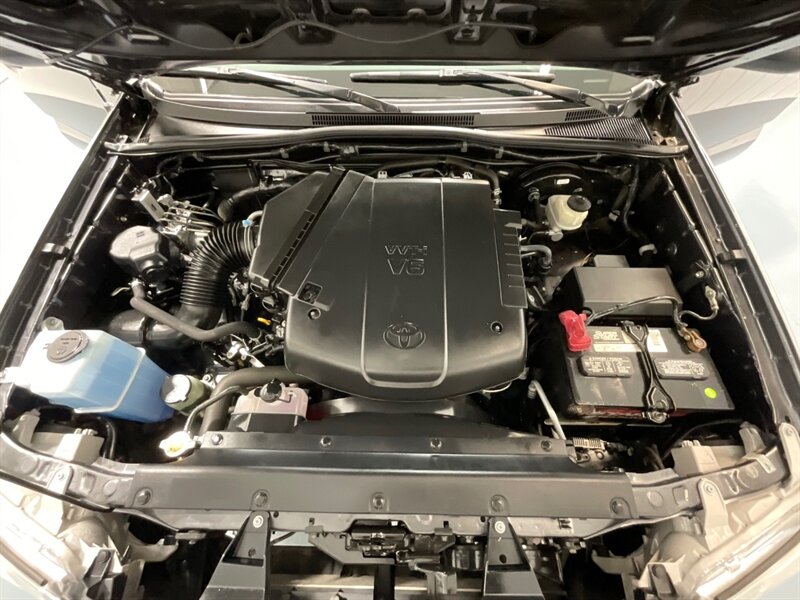 2015 Toyota Tacoma V6 SR5 Double Cab 4X4 / 1-OWNER / 81k MILES / Backup Camera / ZERO RUST - Photo 46 - Gladstone, OR 97027