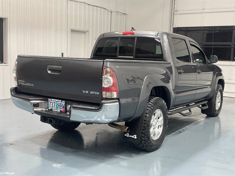 2015 Toyota Tacoma V6 SR5 Double Cab 4X4 / 1-OWNER / 81k MILES / Backup Camera / ZERO RUST - Photo 8 - Gladstone, OR 97027