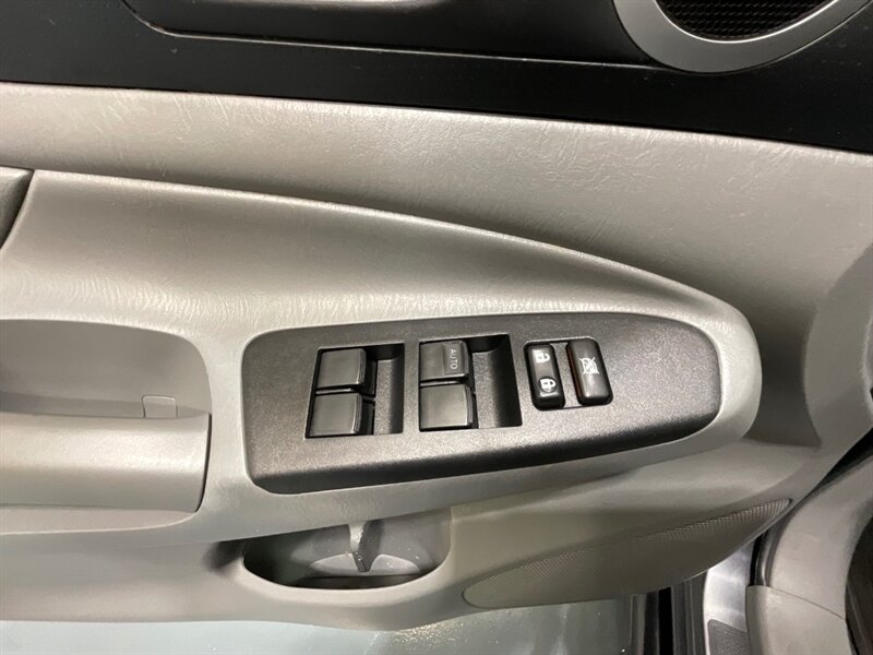 2015 Toyota Tacoma V6 SR5 Double Cab 4X4 / 1-OWNER / 81k MILES / Backup Camera / ZERO RUST - Photo 42 - Gladstone, OR 97027