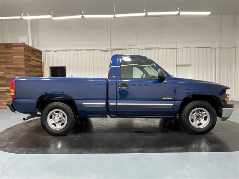 2002 Chevrolet Silverado 1500 Regular Cab 2Dr / 4.3L V6 / 1-OWNER / 115K MILES  / ZERO RUST - Photo 4 - Gladstone, OR 97027