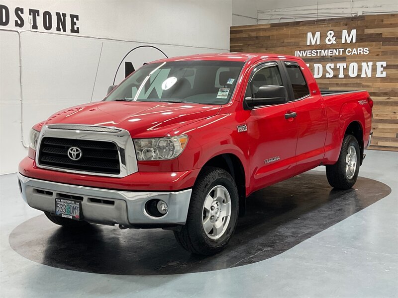 2007 Toyota Tundra SR5 TRD OFF RD 4X4 / 5.7L V8 / 1-OWNER LOCAL  / ZERO RUST - Photo 1 - Gladstone, OR 97027