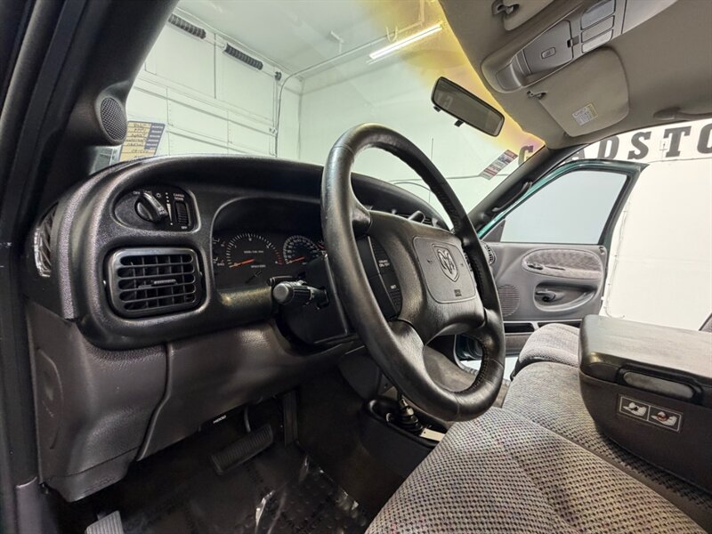1999 Dodge Ram 2500 Laramie SLT 4X4 5.9L CUMMINS DIESEL / 134K MILES /LOCAL TRUCK W. ZERO RUST - Photo 35 - Gladstone, OR 97027