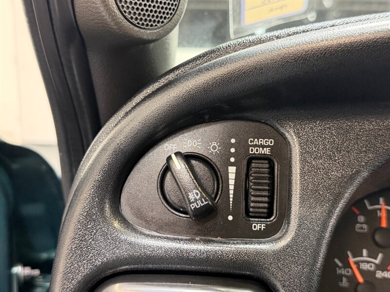 1999 Dodge Ram 2500 Laramie SLT 4X4 5.9L CUMMINS DIESEL / 134K MILES /LOCAL TRUCK W. ZERO RUST - Photo 41 - Gladstone, OR 97027