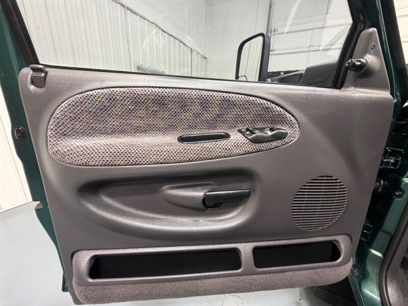 1999 Dodge Ram 2500 Laramie SLT 4X4 5.9L CUMMINS DIESEL / 134K MILES /LOCAL TRUCK W. ZERO RUST - Photo 33 - Gladstone, OR 97027