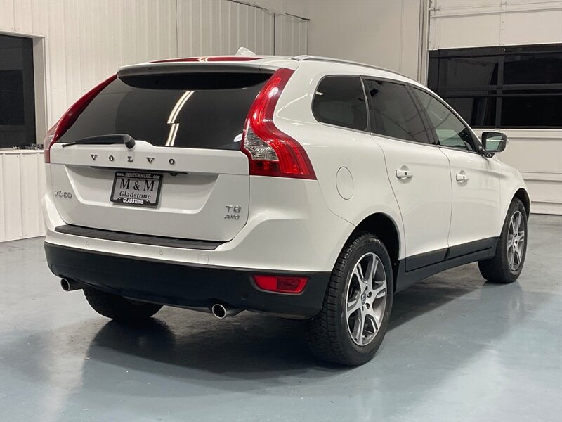 2011 Volvo XC60 T6 Sport Utility AWD / BLIS / Pano/ 65K MILES  / Leather Heated Seats - Photo 8 - Gladstone, OR 97027