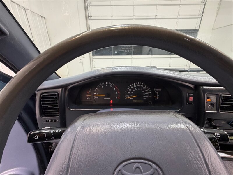 1998 Toyota Tacoma SR5 V6 TRD OFF RD 4X4 /5-SPEED MANUAL / ZERO RUST / REAR DIFFERENTIAL LOCKS / TIMING BELT SERVICE DONE - Photo 35 - Gladstone, OR 97027