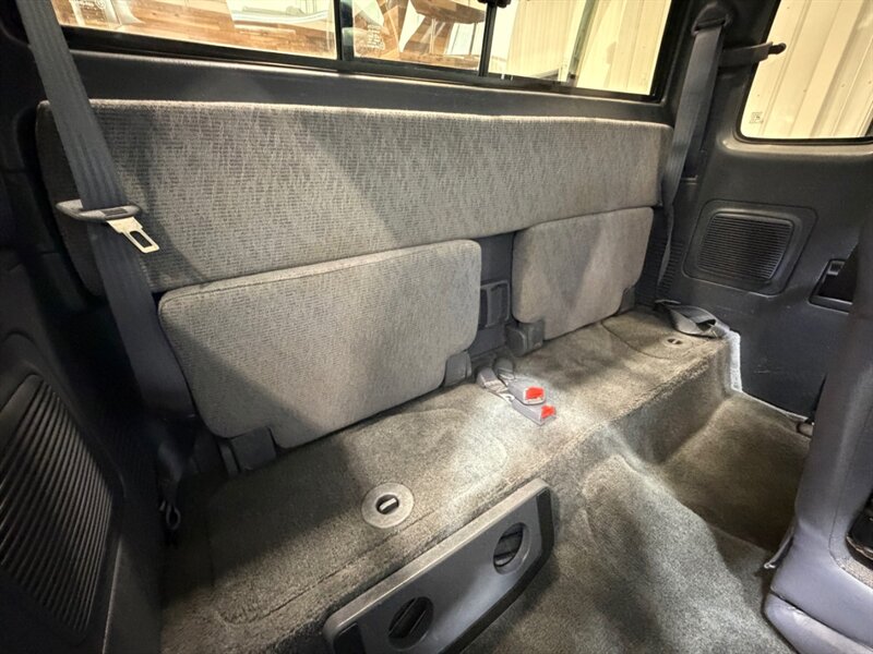 1998 Toyota Tacoma SR5 V6 TRD OFF RD 4X4 /5-SPEED MANUAL / ZERO RUST / REAR DIFFERENTIAL LOCKS / TIMING BELT SERVICE DONE - Photo 14 - Gladstone, OR 97027