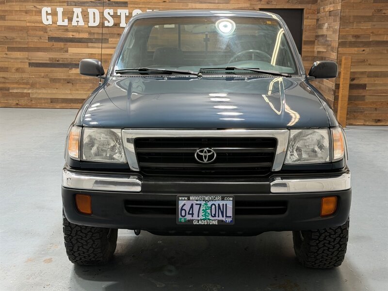 1998 Toyota Tacoma SR5 V6 TRD OFF RD 4X4 /5-SPEED MANUAL / ZERO RUST / REAR DIFFERENTIAL LOCKS / TIMING BELT SERVICE DONE - Photo 5 - Gladstone, OR 97027