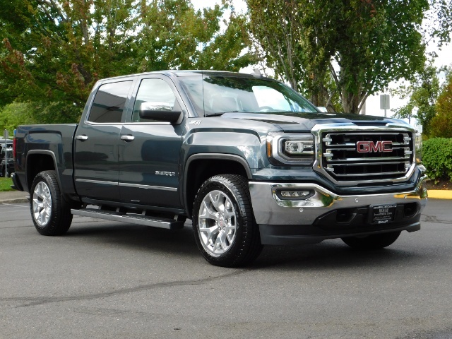 2018 GMC Sierra 1500 Crew Cab 4X4 / Z71 Pkg / FULLY EQUIPPED / 6K Miles   - Photo 2 - Portland, OR 97217