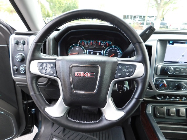 2018 GMC Sierra 1500 Crew Cab 4X4 / Z71 Pkg / FULLY EQUIPPED / 6K Miles   - Photo 36 - Portland, OR 97217