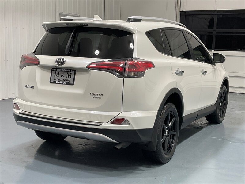 2016 Toyota RAV4 Limited Sport Utility AWD / Leather / Sunroof  / Heated Seats / Backup Camera / Blind Spot alert / ZERO RUST - Photo 7 - Gladstone, OR 97027
