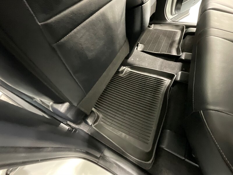 2016 Toyota RAV4 Limited Sport Utility AWD / Leather / Sunroof  / Heated Seats / Backup Camera / Blind Spot alert / ZERO RUST - Photo 35 - Gladstone, OR 97027