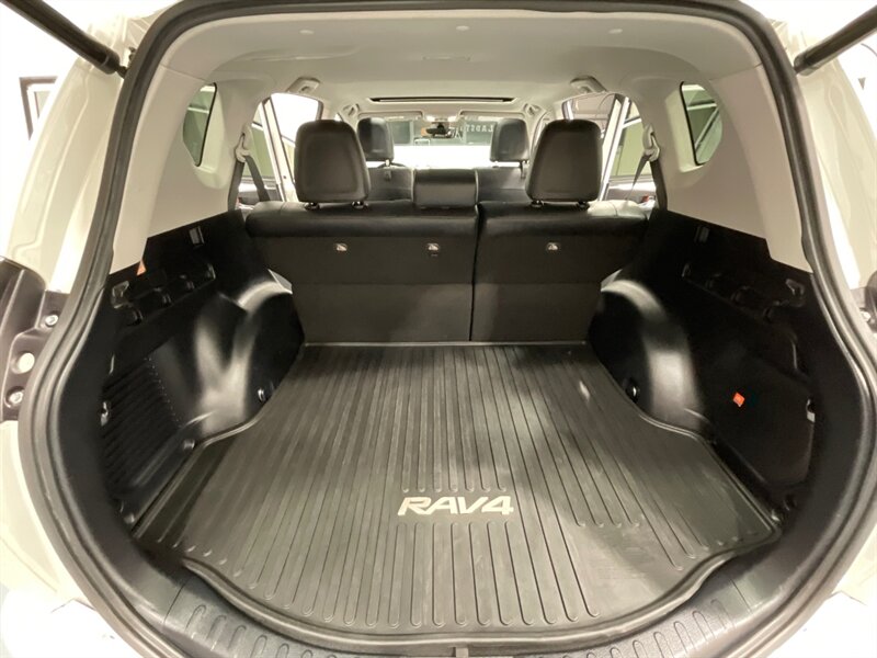 2016 Toyota RAV4 Limited Sport Utility AWD / Leather / Sunroof  / Heated Seats / Backup Camera / Blind Spot alert / ZERO RUST - Photo 13 - Gladstone, OR 97027
