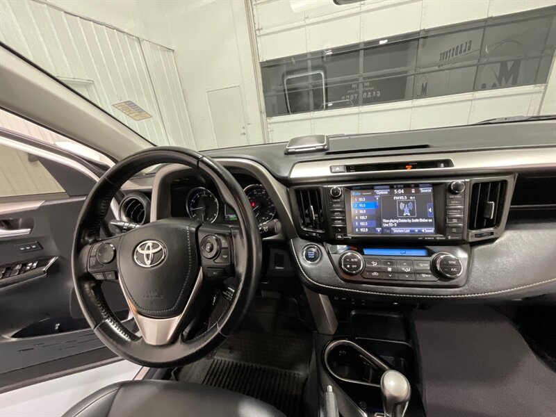 2016 Toyota RAV4 Limited Sport Utility AWD / Leather / Sunroof  / Heated Seats / Backup Camera / Blind Spot alert / ZERO RUST - Photo 14 - Gladstone, OR 97027