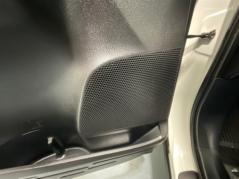 2016 Toyota RAV4 Limited Sport Utility AWD / Leather / Sunroof  / Heated Seats / Backup Camera / Blind Spot alert / ZERO RUST - Photo 43 - Gladstone, OR 97027