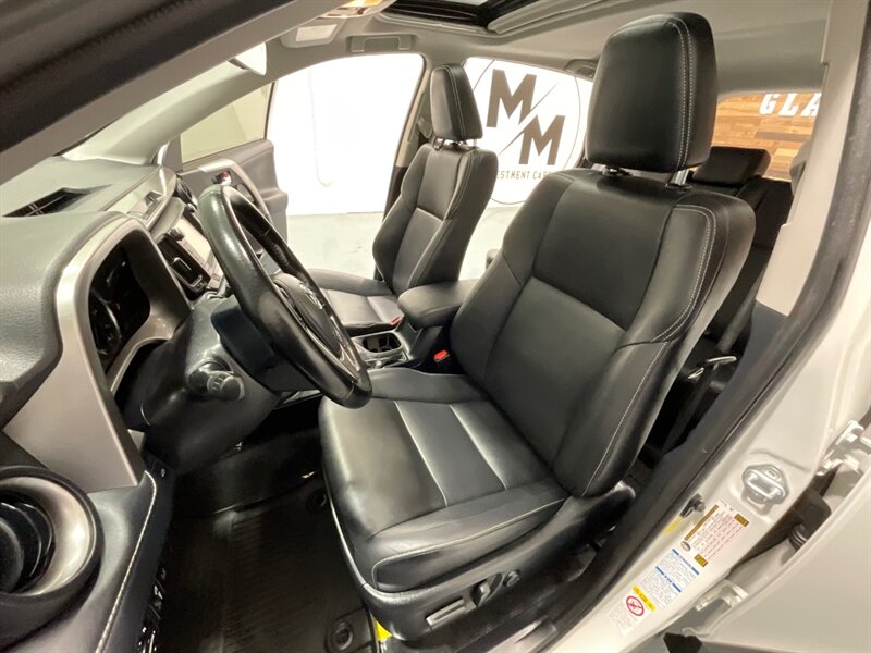 2016 Toyota RAV4 Limited Sport Utility AWD / Leather / Sunroof  / Heated Seats / Backup Camera / Blind Spot alert / ZERO RUST - Photo 9 - Gladstone, OR 97027