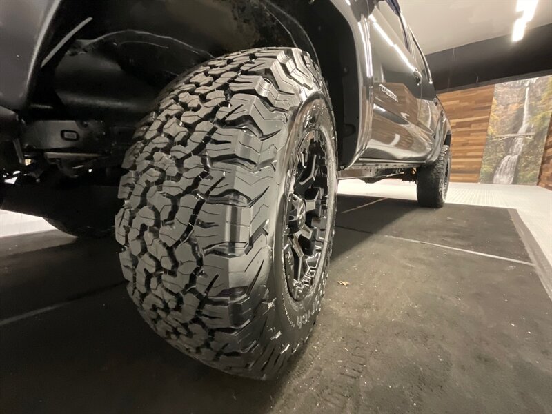 2015 Toyota Tacoma 4x4 V6 TRD OFF ROAD / LIFTED / ONLY 53,000 MILES  /LOCAL OREGON TRUCK / RUST FREE / REAR DIFF LOCKS / LIFTED w. 33 " BF GOODRICH TIRES& 17 " HELO WHEELS - Photo 24 - Gladstone, OR 97027