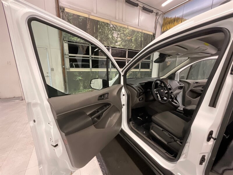 2019 Ford Transit Connect Cargo XL Minivan / 2.0L 4Cyl /1-OWNER/ 18K MILES  / Backup Camera / Excel Cond - Photo 15 - Gladstone, OR 97027