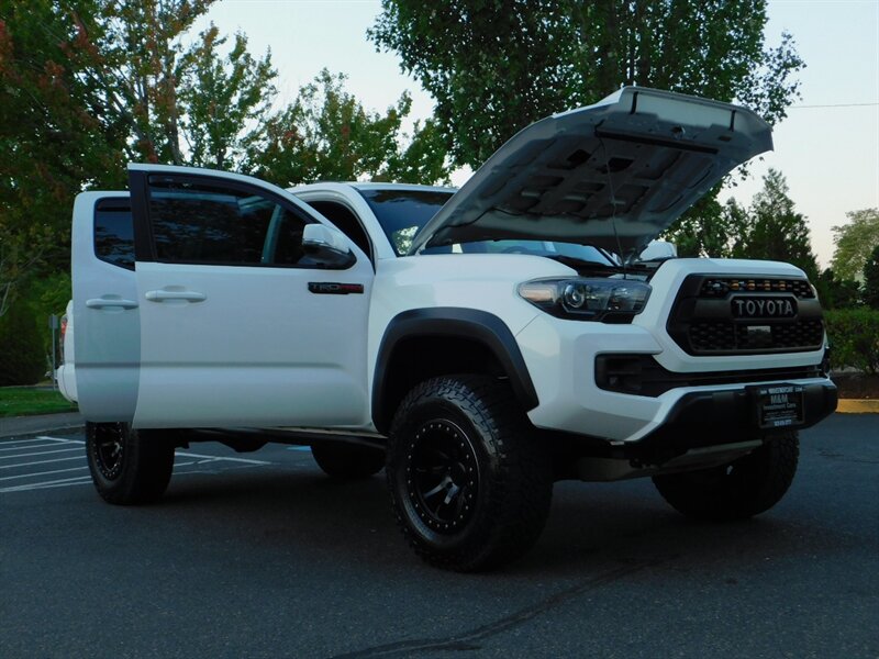 2019 Toyota Tacoma TRD PRO / 6-SPEED / 1-Owner / LIFTED / 11,000 MILE   - Photo 35 - Portland, OR 97217