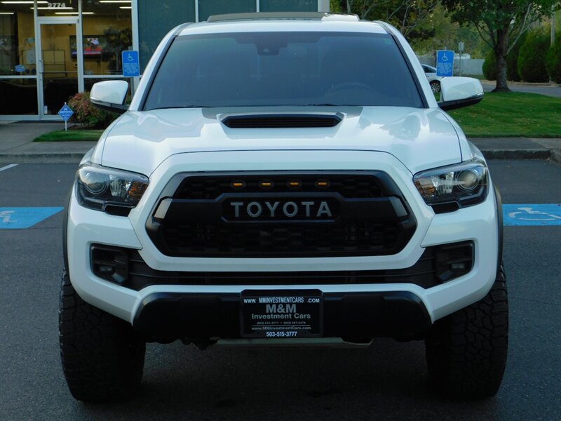 2019 Toyota Tacoma TRD PRO / 6-SPEED / 1-Owner / LIFTED / 11,000 MILE   - Photo 5 - Portland, OR 97217