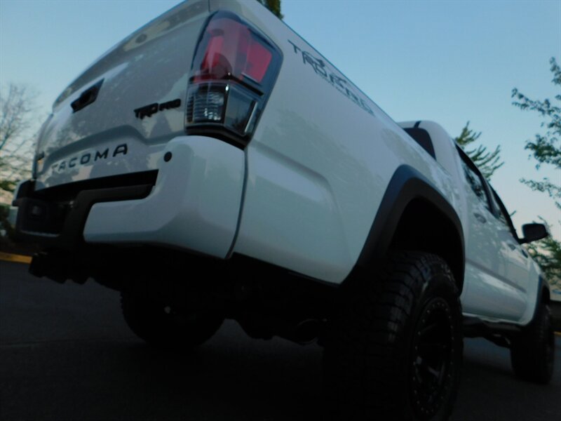 2019 Toyota Tacoma TRD PRO / 6-SPEED / 1-Owner / LIFTED / 11,000 MILE   - Photo 26 - Portland, OR 97217